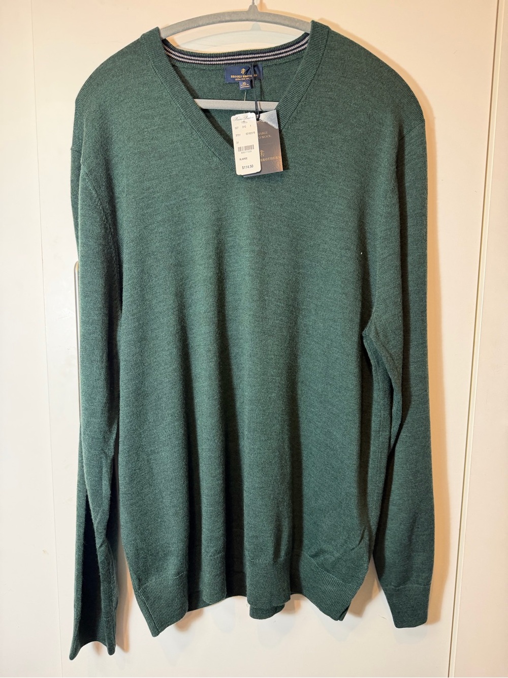 Brooks Brothers Men V-Neck Sweater in Green